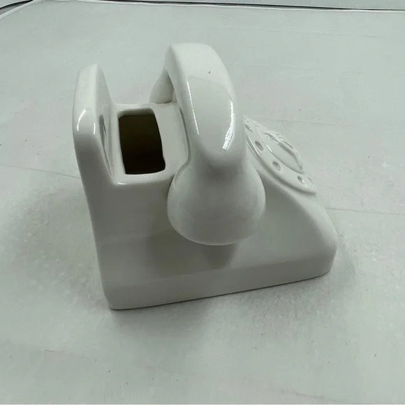 Jonathan Adler Smartphone Dock - Picture 10 of 13